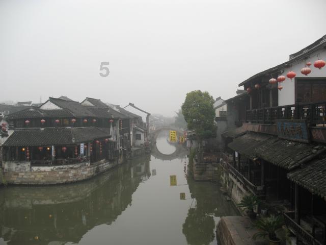 逃出熊蜂森林